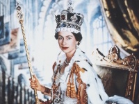 Картинка к "Служанка-Принцесса-Королева"
