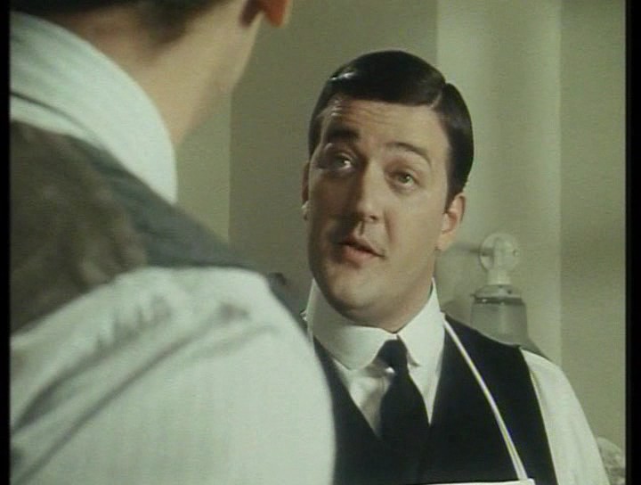 Дживс и вустер 1993. Дживс и вустер макинтош. Берти вустер и дживс. Дживс и вустер 1993. Вудс и дживс.