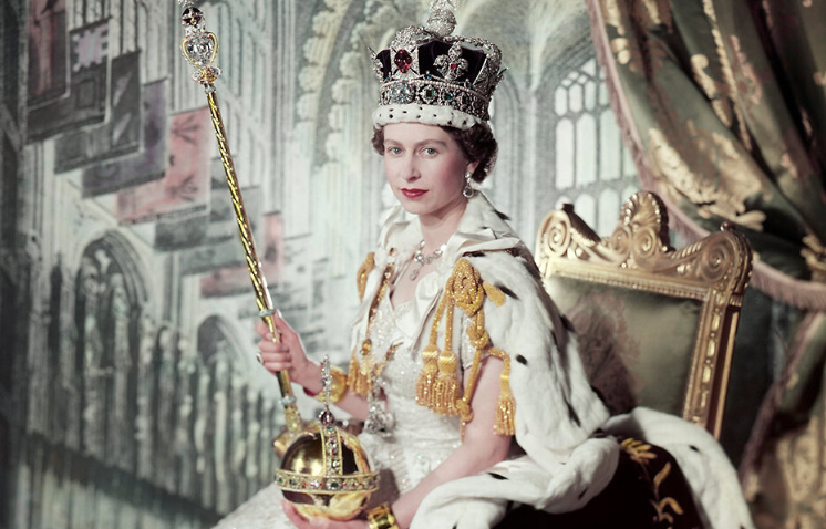Картинка к "Служанка–Принцесса–Королева"